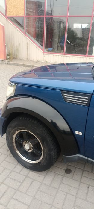 Внедорожник Dodge Nitro 2010 год