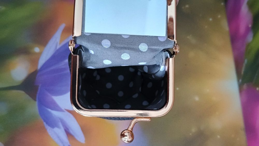 Skórzane etui na pomadki