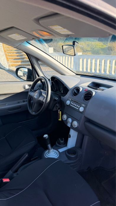 Carro Mitsubishi Colt 2004