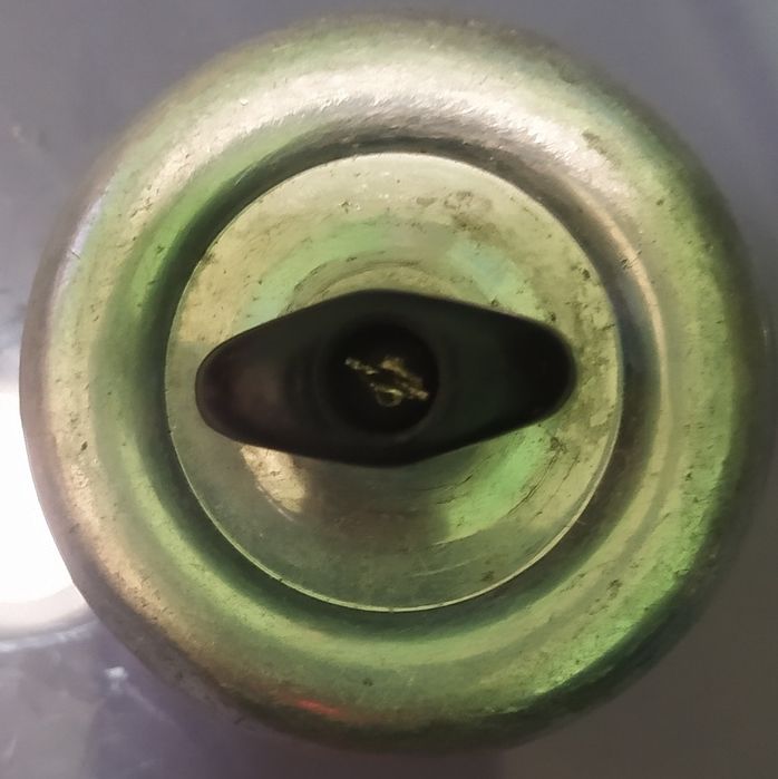 bakelitowy włącznik światła z mechanizmem sznurkowym,