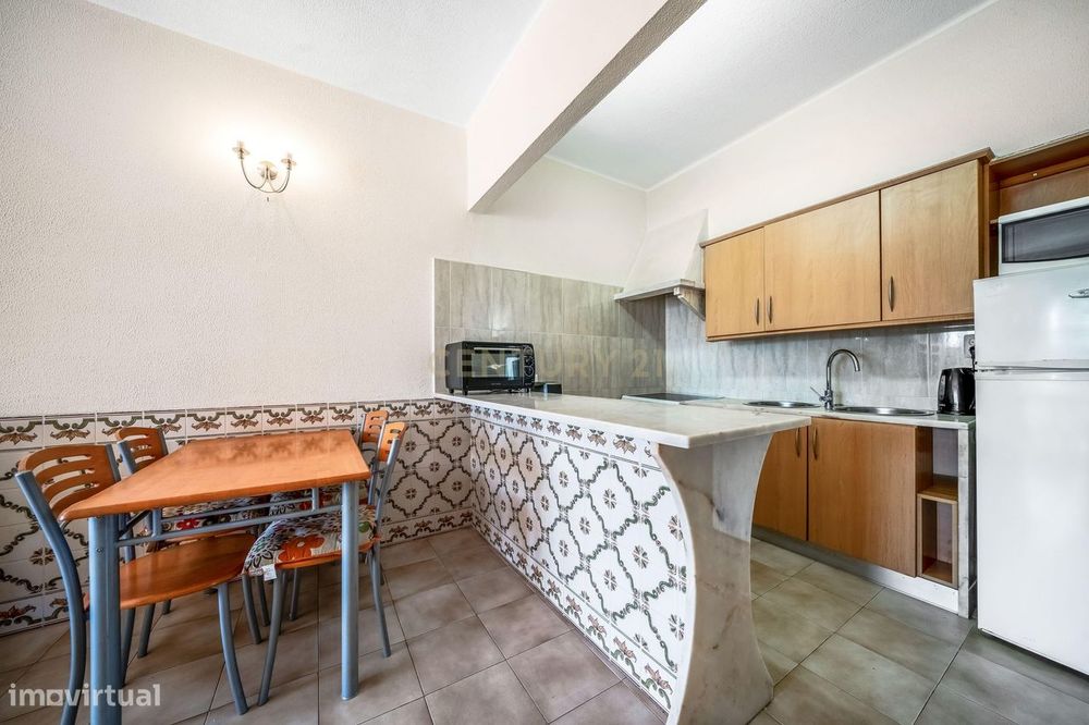 Apartamento T1 próximo da Rua Oura