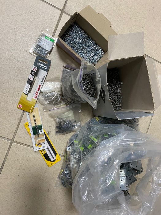 Продам шурупи по дереву, металу, свердла та  кутники