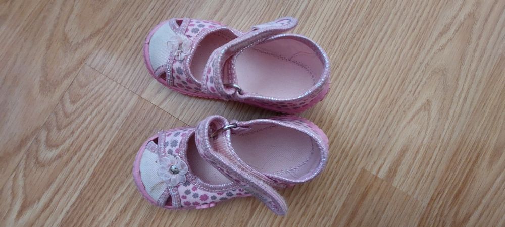 Buty dziecięce 22