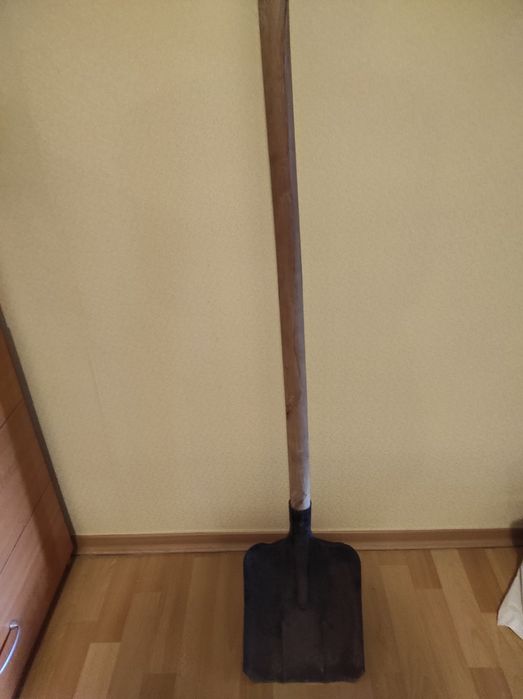 Прочная качественная совковая лопата СССР