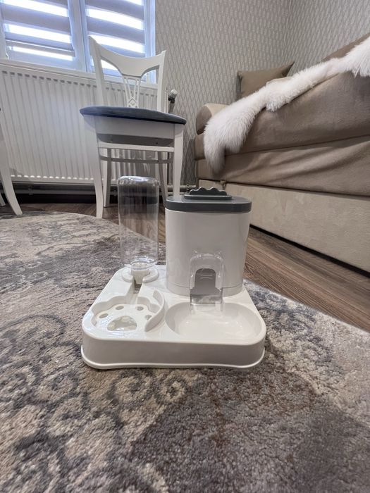 Автоматичний годувальник для тварин