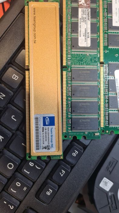 Memórias ddr 400 1gb