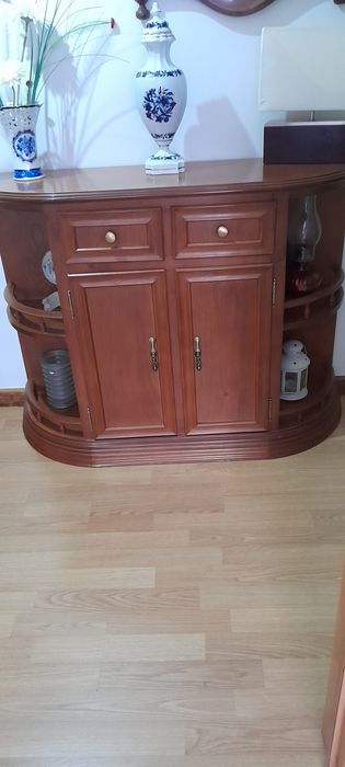 Movel de  boa madeira e bom estado 40€