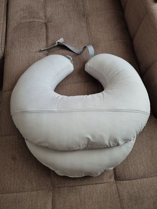 Подушка для годування