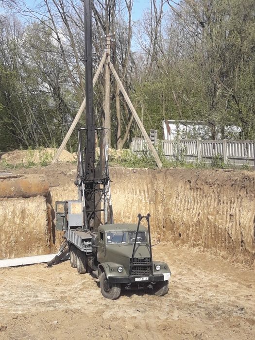 Забивка свай. Сваебойные работы. Фундаменты. Сваи.