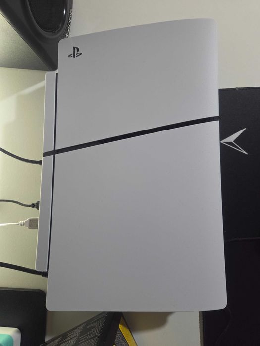 Vendo PlayStation 5 Slim 825gb (Digital) comprada nova há 2 meses