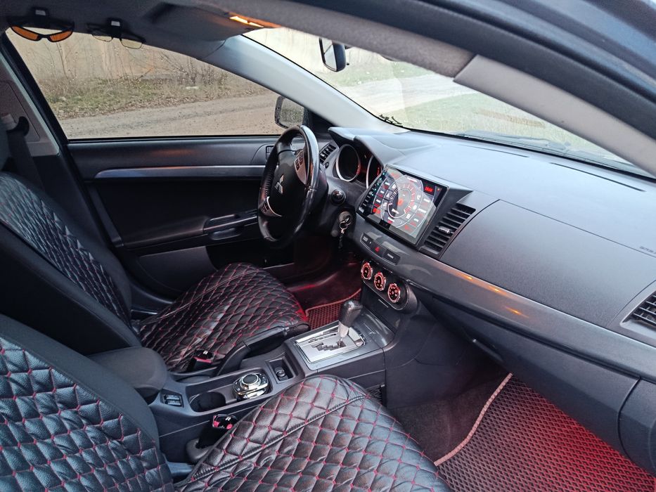 Mitsubishi lancer 10