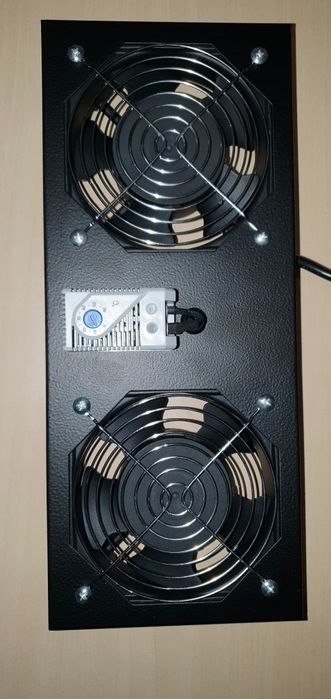 Вентиляторний блок Digitus DN-19 FAN-2-N з термостатом у серверну шафу