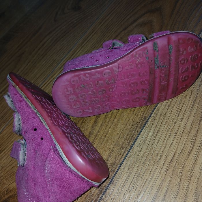 Sandały zamszowe 22 Daniel