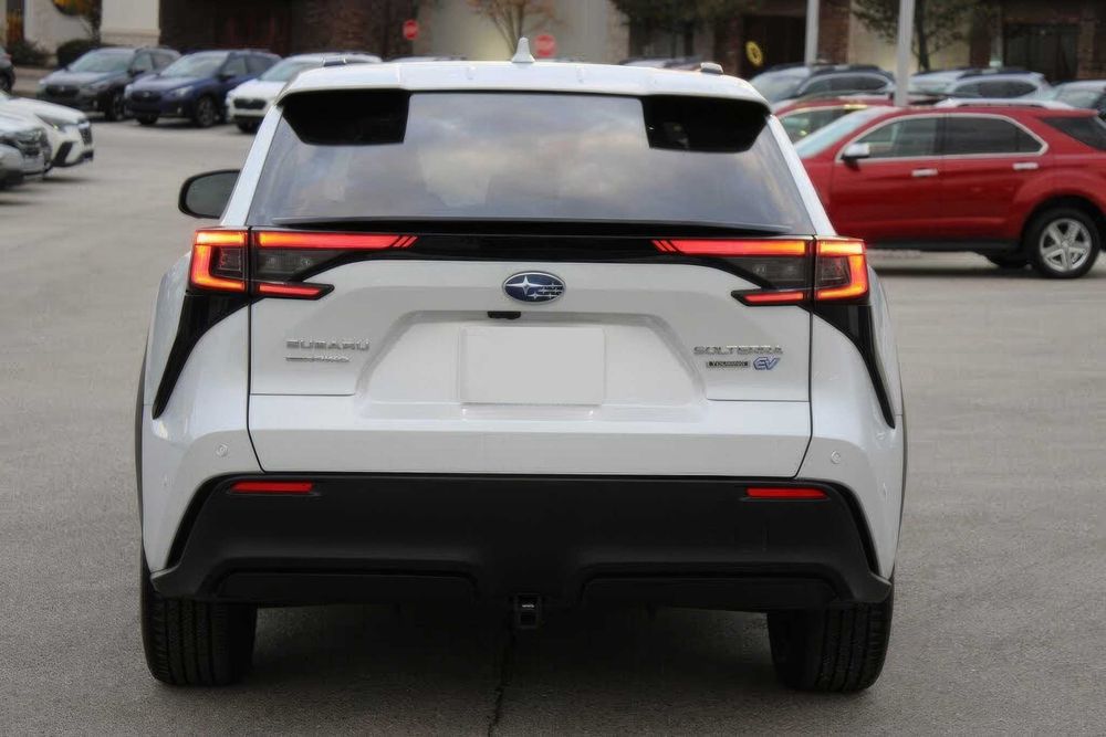 Subaru Solterra Touring      2023