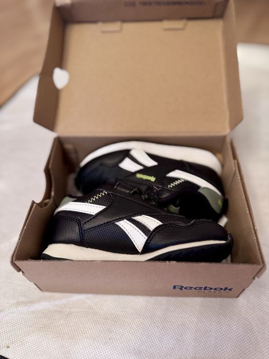 Оригінальні кросівки Reebok, 25 розмір