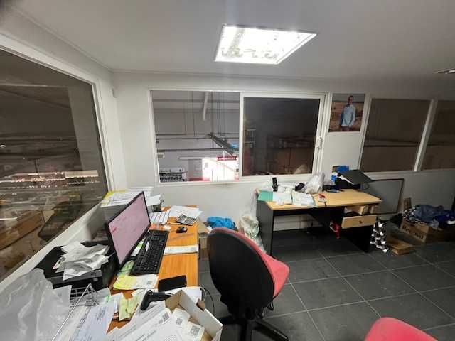 Trespasse supermercado 650m2 com parqueamento