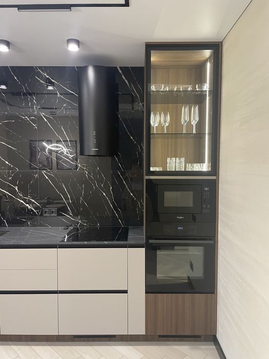 Апартаменти в новобудові для VIP-гостей в центрі.