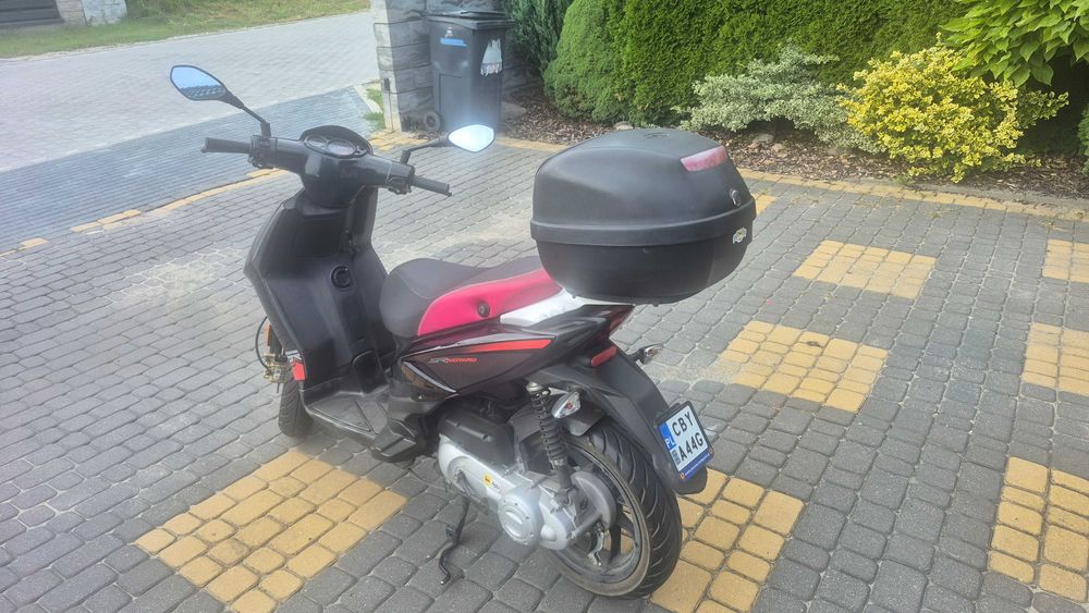 Aprilia sr 50 motaro