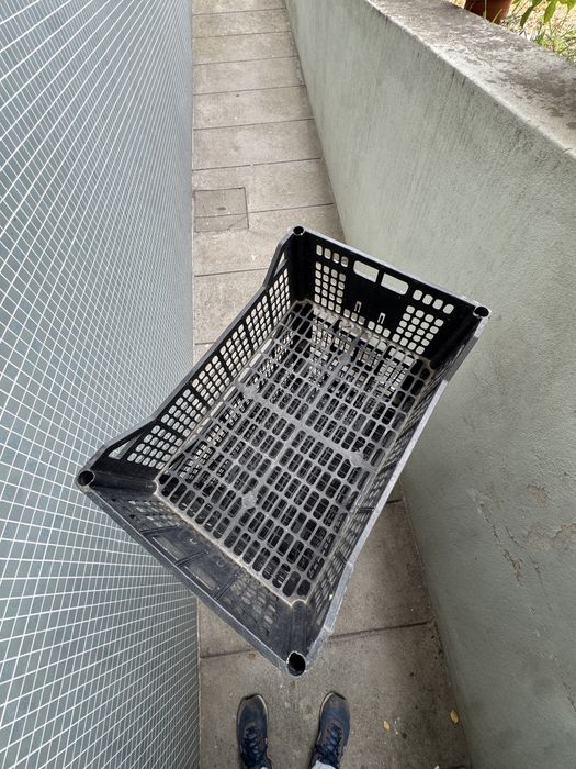 5 cestos de plásticos 60x40x20 cor preto