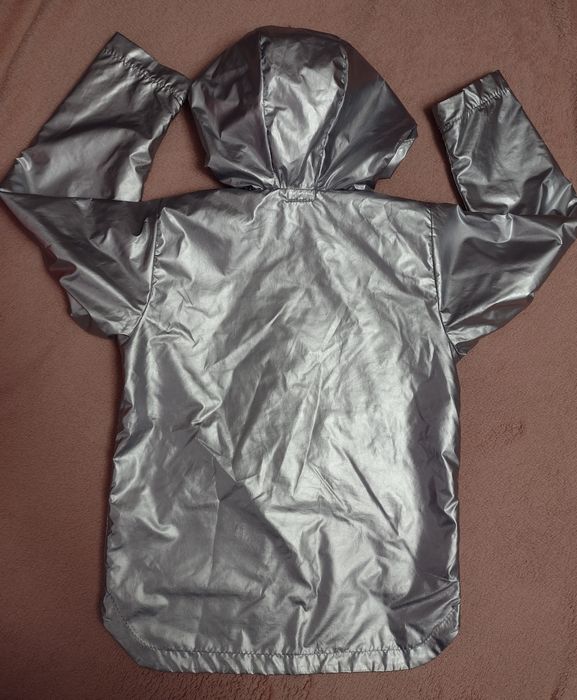 Ветровка для девочки