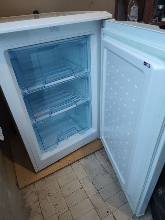 Морозильна камера Elemberg