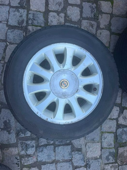 4 Jantes com Pneus 215/65/R16 Chrysler