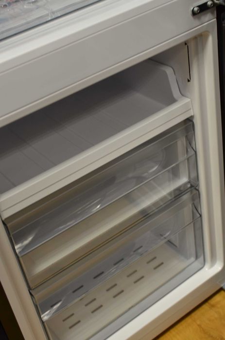 OUTLET -20% - Lodówka Sharp Sj-FBA05DMXBE-EU