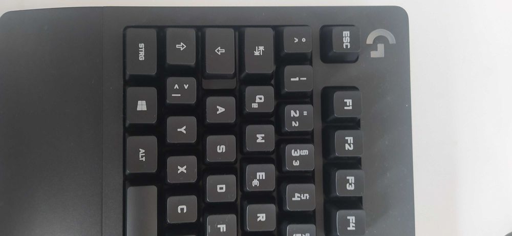 Logitech G213 klawiatura gamingowa oświetlenie RGB QWERTZ