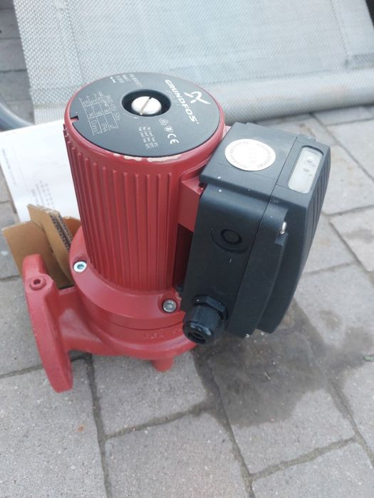 pompa grundfos ups 40-30/f 400v z gwarancją