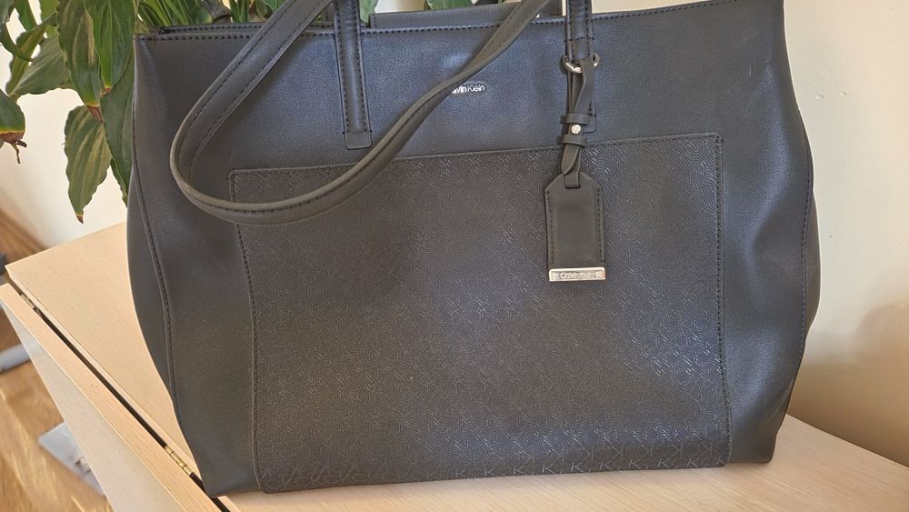 Продам  сумку Calvin Klein. Оригінал