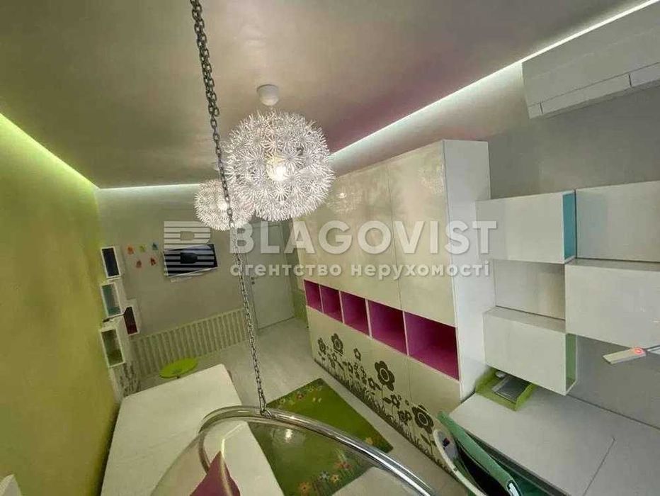 Голден Парк 3 кімнатна Зручний поверх