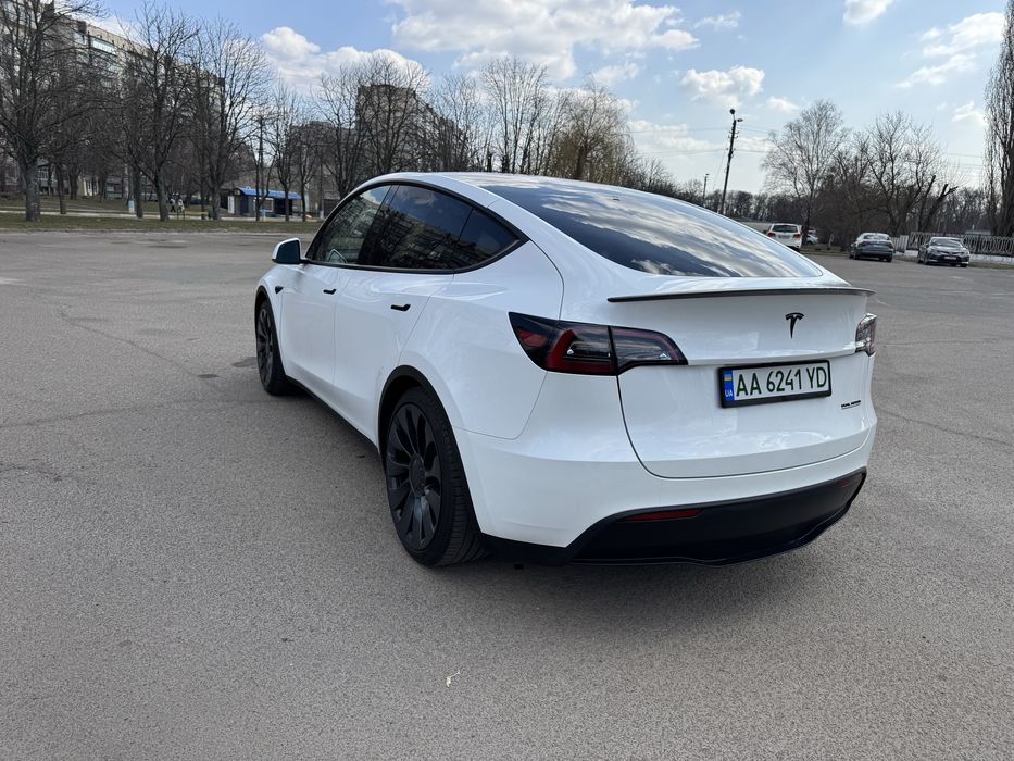 2023 Tesla Model Y Performance