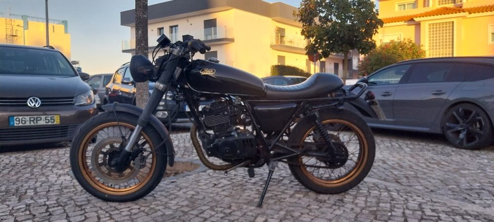 Mash seventy 125cc Cafe Racer