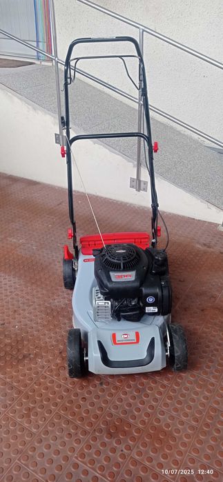 Máquina para cortar Relva