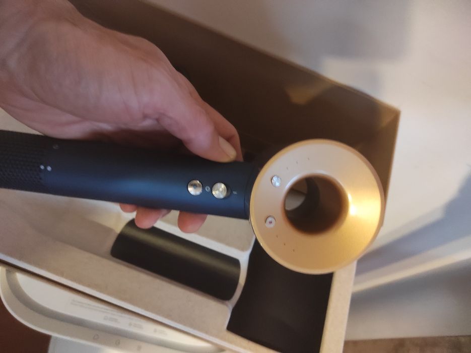 Secador modelo Dyson novo