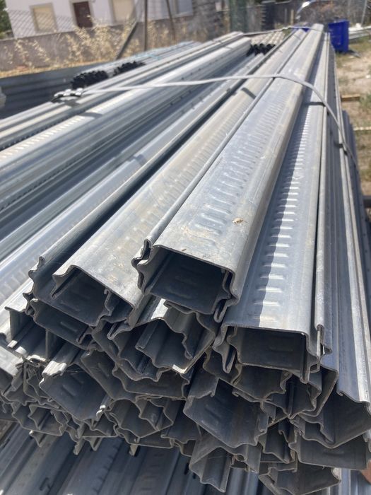 Postes metalicos para estruturas de vinhas etc, de grandes Cargas