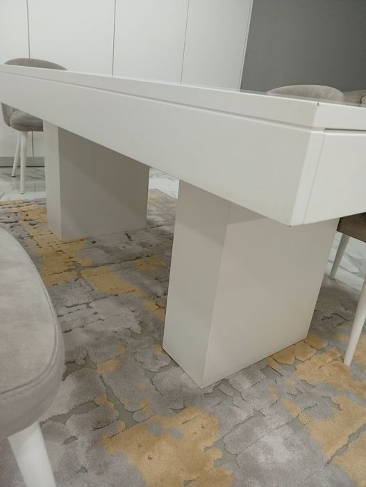 Mesa sala com cadeirões