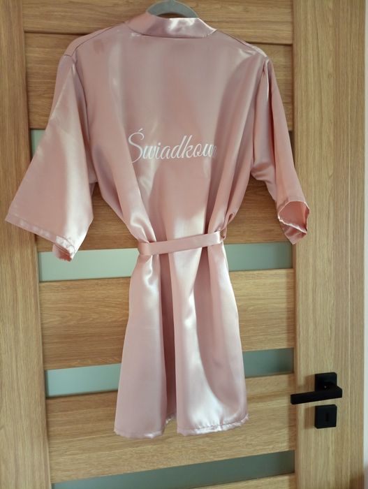 Szlafrok z napisem Świadkowa kolor łososiowy