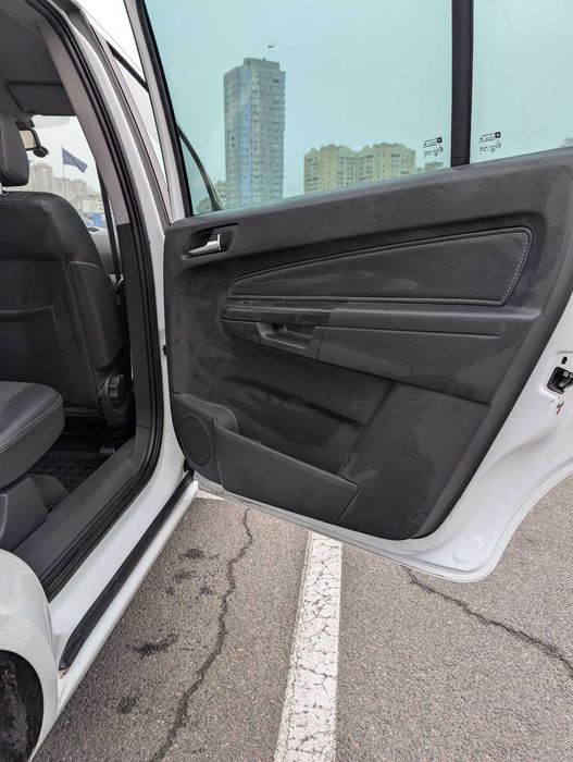 Продам Opel Zafira B