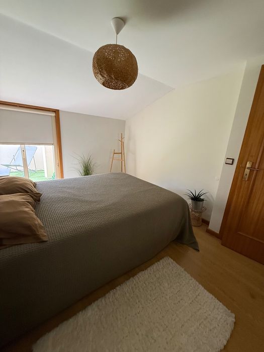 Quarto individual para arrendar (despesas incluídas)