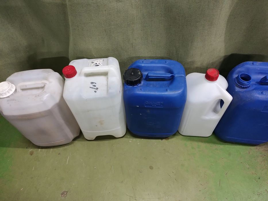 Продам каністри, пластикові відра