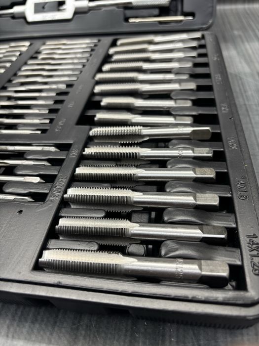 Набір мітчиків та плашок метричний 110 предметів M2 - M18