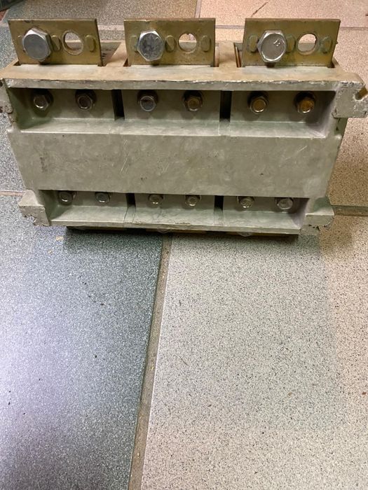 Wyłącznik izolacyjny trójfazowy RST 630A