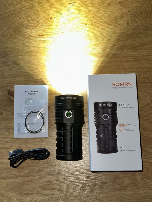 Sofirn Q8 PLUS mocna latarka 21700