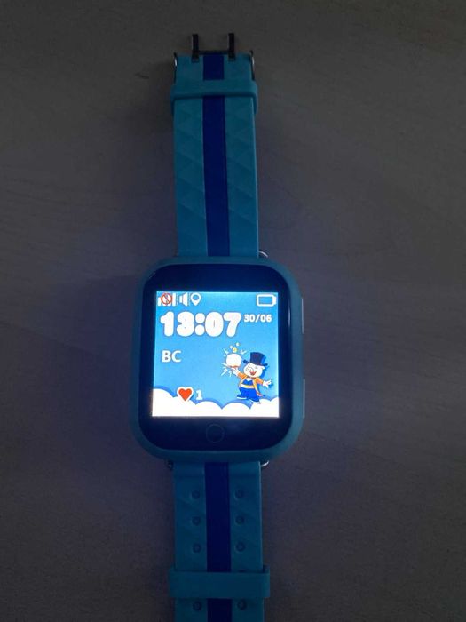 Детские смарт часы - телефон GoGPS ME K18 c сенсорным экраном и играми