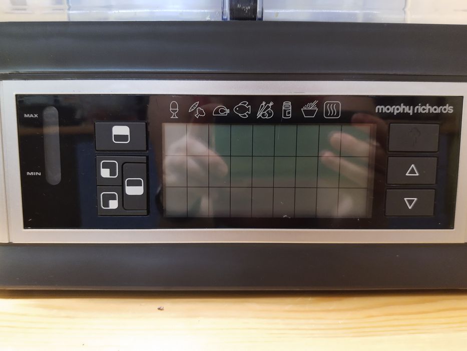 Parowar Morphy Richards Intellisteam 48780