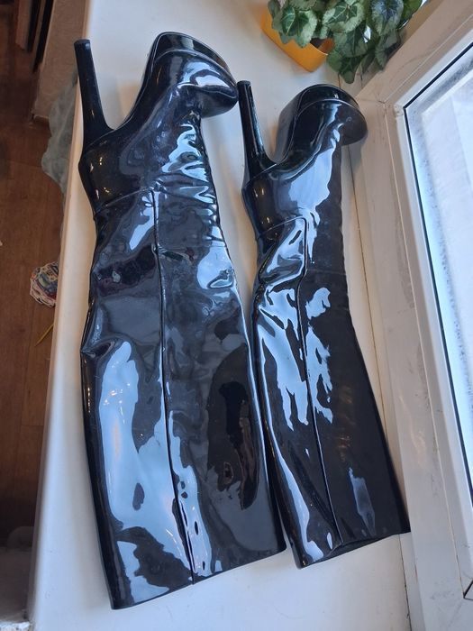 Gucci лакові шкіряні чобоття