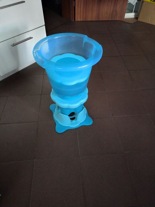 Wiaderko do kąpieli noworodka.