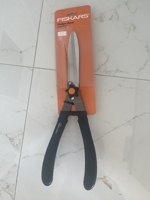 Fiskars Hedge Shear – nowe nożyce do żywopłotu. Solidne, ostre ostrza