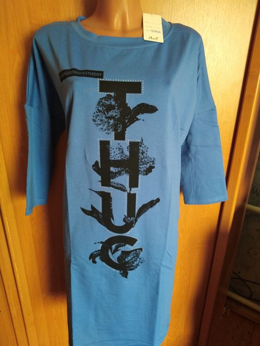 Футболки, кофточки.